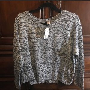 👚H&M SWEATER👚
